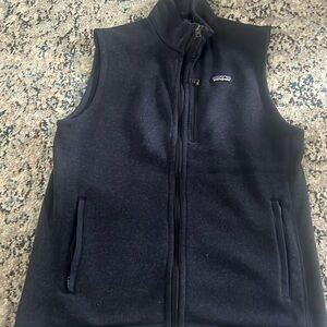 Men’s navy Patagonia knit vest size large